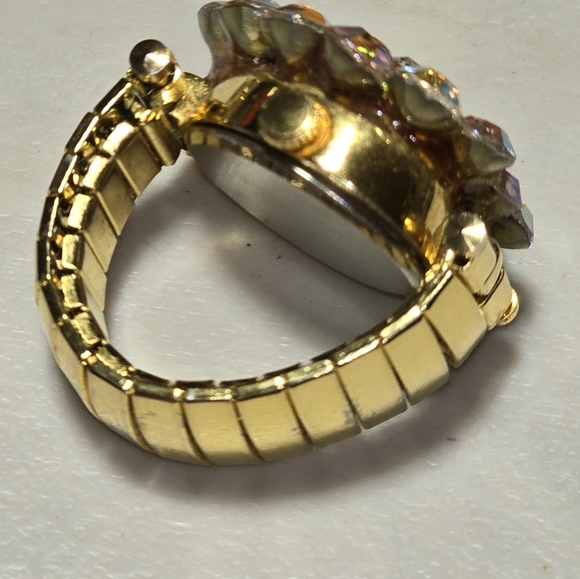 Vintage Digits Gold Tone With Heart Crystal Stretchy Ring Watch - Picture 4 of 4